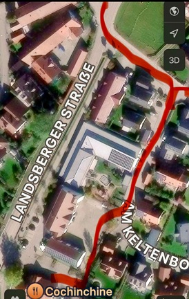 Zufahrt über das Feuerwehrgelände